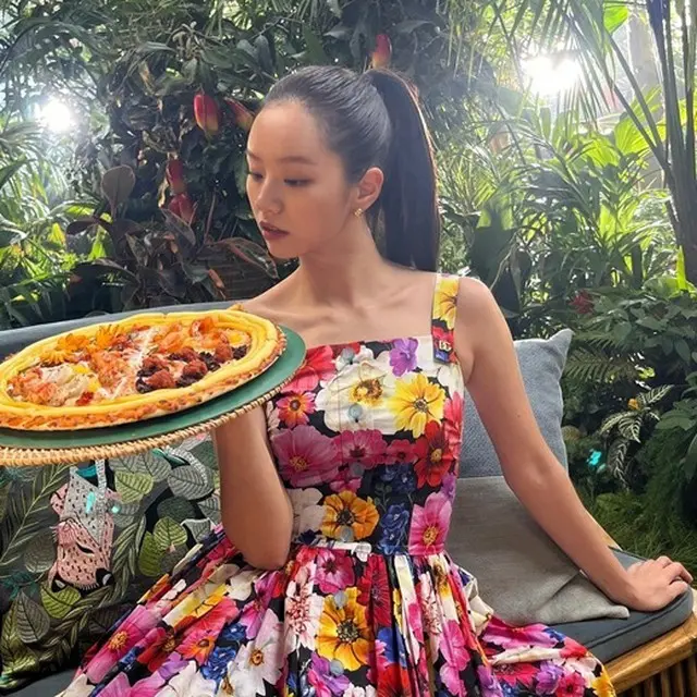 リュ・ジュンニョルの恋人ヘリ、顔が小さすぎない？（画像提供:wowkorea）