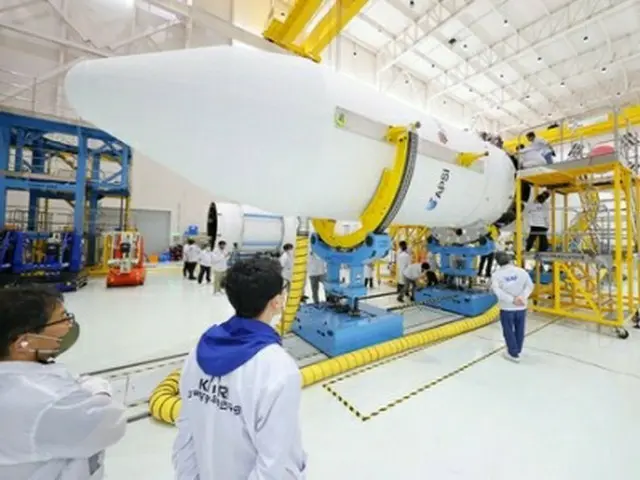 3段の組み立てを終えたヌリ（韓国航空宇宙研究院提供）＝（聯合ニュース）≪転載・転用禁止≫