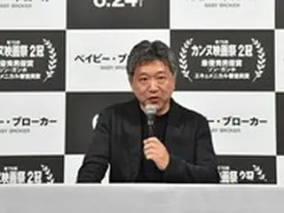 「ベイビー・ブローカー」是枝裕和監督、凱旋記者会見に登場！「カンヌ」最優秀男優賞ソン・ガンホとの濃いエピソードも