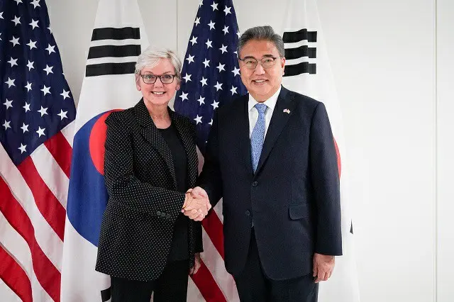 米ワシントンを訪問中の朴振韓国外相は、グランホルム米エネルギー長官と会談した（画像提供:wowkorea）