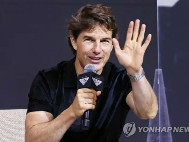 イベントであいさつするトム・クルーズ＝２０日、ソウル（聯合ニュース）