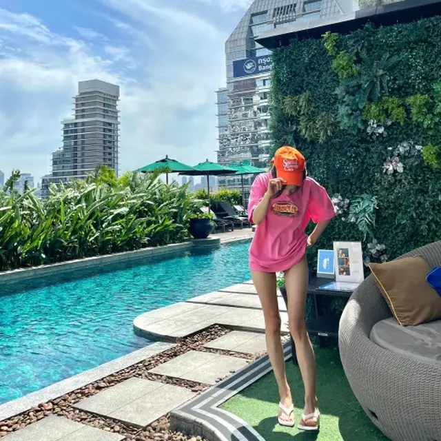 お笑い芸人パク・ソングァンの妻イ・ソリ、夫もビックリ…アイドル顔負けの水着姿（画像提供:wowkorea）