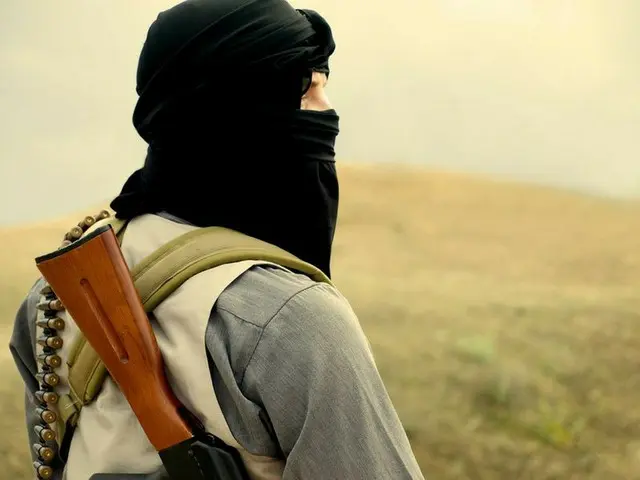 シリア北部で武装勢力がバス攻撃…「軍人など13人が死亡」（画像提供:wowkorea）