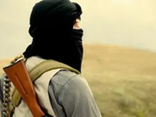 シリア北部で武装勢力がバス攻撃…「軍人など13人が死亡」