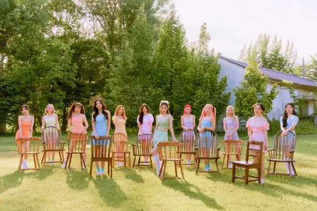 「今月の少女（LOONA）」、カムバックと同時に音源チャート1位を獲得…サマークイーンに（画像提供:wowkorea）