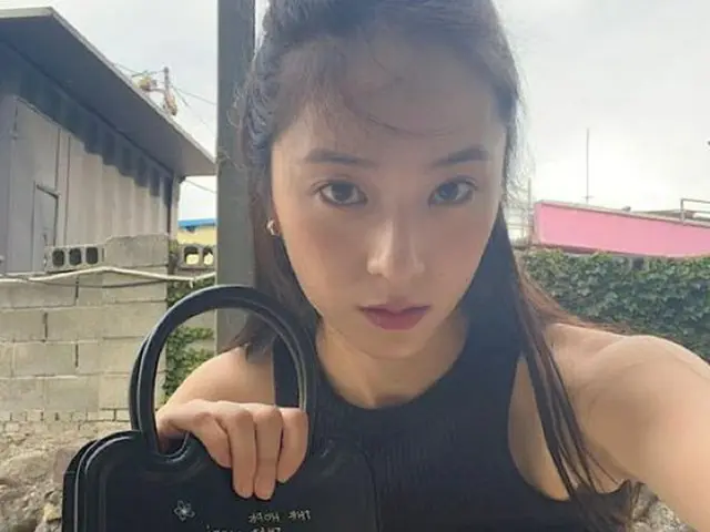 クリスタル（元f(x)）、日常がグラビアそのもの…「ファッションはブラック、美貌はキラキラ」（画像提供:wowkorea）
