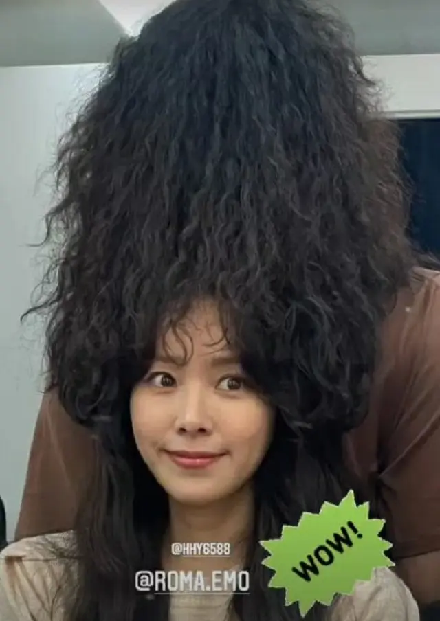 ハン・ジミン、チリチリヘアに変身？親しいハン・ヘヨンと（画像提供:wowkorea）