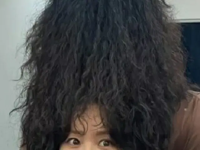 ハン・ジミン、チリチリヘアに変身？親しいハン・ヘヨンと（画像提供:wowkorea）