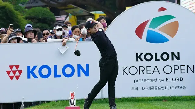 コーロン韓国オープン優勝者キム・ミンギュ、1番ホールでのティーショット。（画像提供:wowkorea）