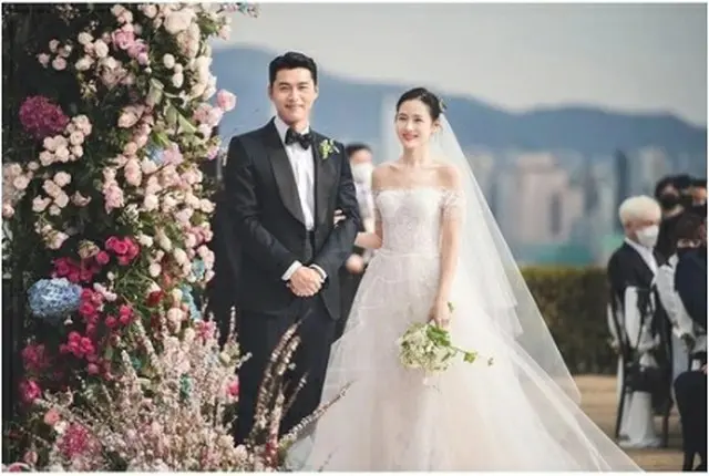 ３月３１日に結婚式を挙げたヒョンビンさんとソン・イェジンさん（ヒョンビンさんの事務所提供）＝（聯合ニュース）≪転載・転用禁止≫