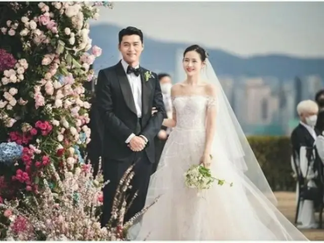 ３月３１日に結婚式を挙げたヒョンビンさんとソン・イェジンさん（ヒョンビンさんの事務所提供）＝（聯合ニュース）≪転載・転用禁止≫