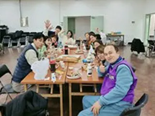 キム・ウビン＆シン・ミナ、「食事の時にはラブラブだね」…初めて見るカップル写真