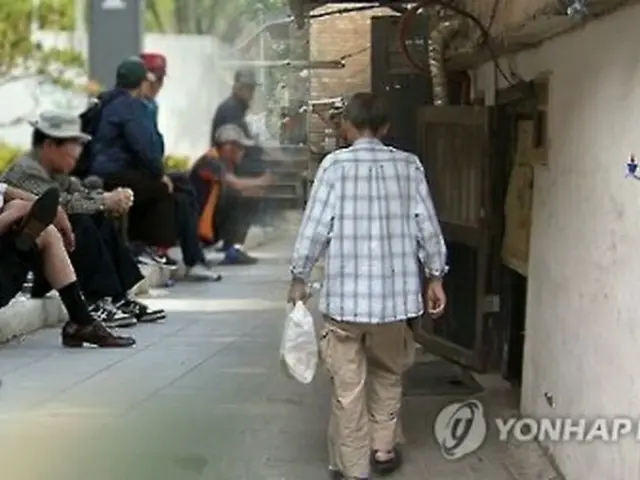 40年には高齢者世帯が1000万を超えると推定される=(聯合ニュースTV)