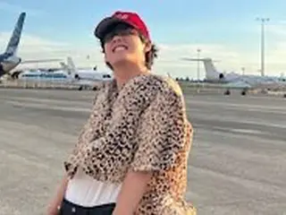 「BTS(防弾少年団)」V、記者とファンたちに謝罪…「すぐに車に乗ってごめんなさい、プレゼントを持ってきました」