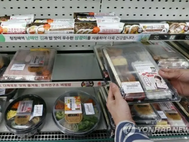 コンビニエンスストアに並ぶ弁当（資料写真）＝（聯合ニュース）