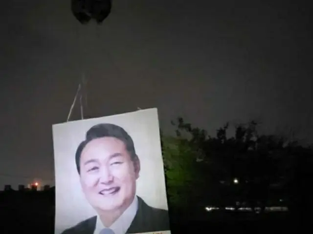 韓国の民間団体が今年4月、大型風船を利用し北朝鮮に向けてビラを送った（画像提供:wowkorea）