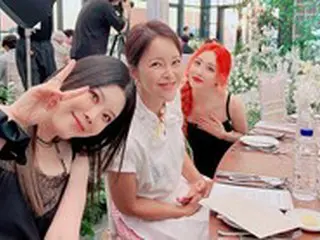 歌手ペク・ジヨン、イ・ヘリ（Davichi ）の結婚式に参列…「明るい新婦、夫婦同伴のゴルフ待ってるね」