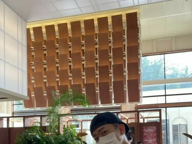 アレックス（Clazziquai）、驚きの上腕筋にイ・サンヨプも「びっくり」（画像提供:wowkorea）