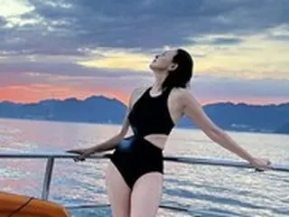 モデルSHIHO、水着姿で完璧なプロポーションを披露…驚きの脚の長さ