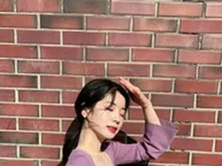 ダヒョン（TWICE）、タイトワンピで強調された”ほっそりスタイル”が話題