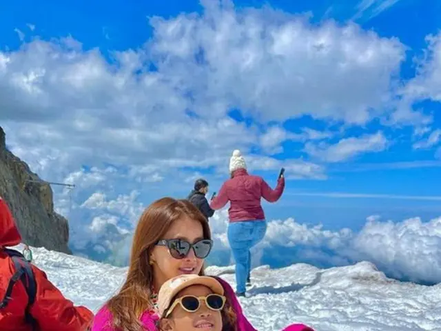 ”スイス広報大使”の女優イ・シヨン、初夏に「雪山チューブ滑り」体験（画像提供:wowkorea）