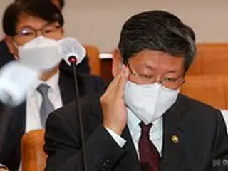 韓国検察、酒に酔ってタクシー運転手を暴行した李容九元法務部次官に懲役1年を求刑