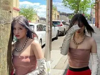 「TWICE」モモ、グラマラスなボディをサプライズ公開…個性的なアイテムより際立つ存在感