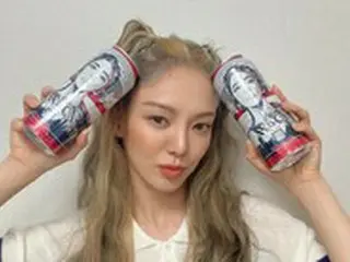 ヒョヨン（少女時代）、”先輩”BoAのオリジナルビールと記念撮影