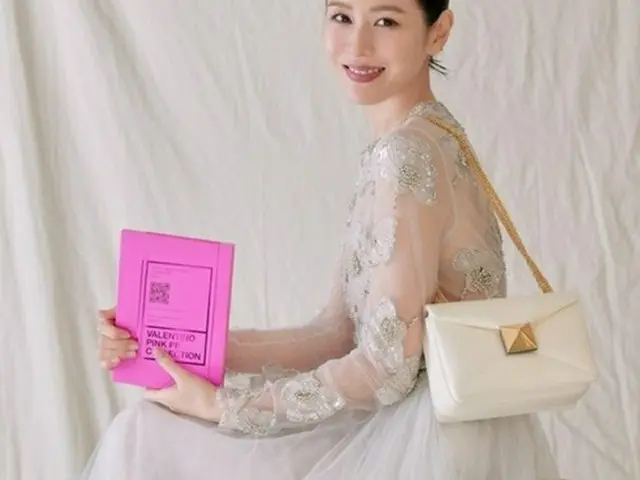 女優ソン・イェジン、妊娠中の近況公開！ヴァレンティノから花束のプレゼント（画像提供:wowkorea）