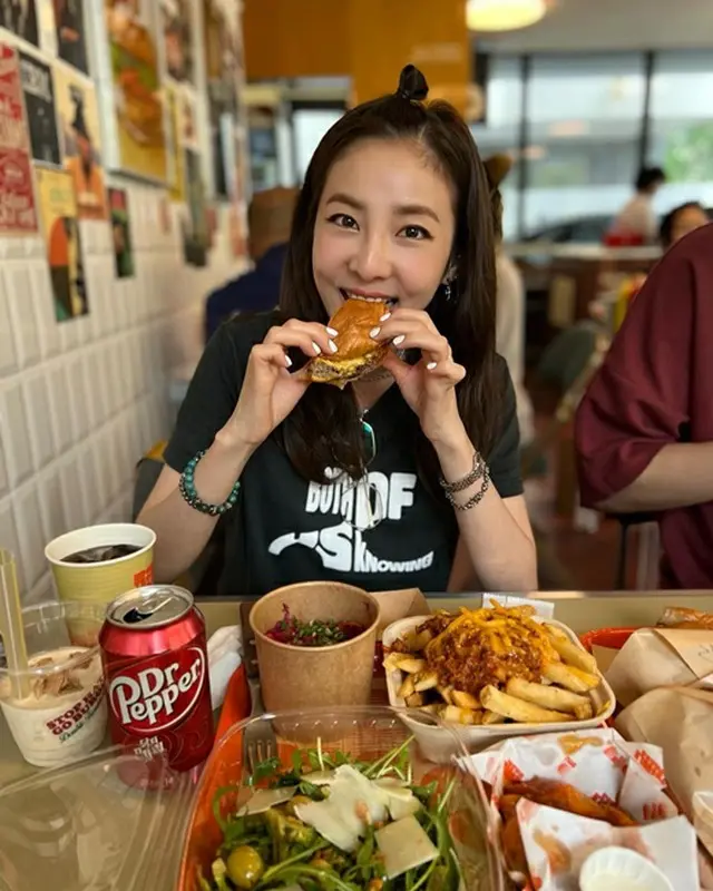 DARAが少食とは反対の日常を共有した（画像提供:wowkorea）