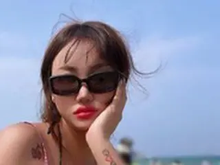 「EXID」LE、海辺でグラマーなスタイル披露…久しぶりの近況に「さらに美しくなったね」