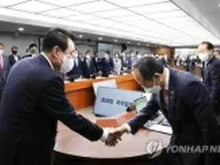 尹大統領に各官庁が初の業務報告へ　初日は企画財政部