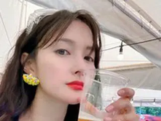 「KARA」ギュリ、グリッター水着でウォーターフェスへ…水も滴るいい女？