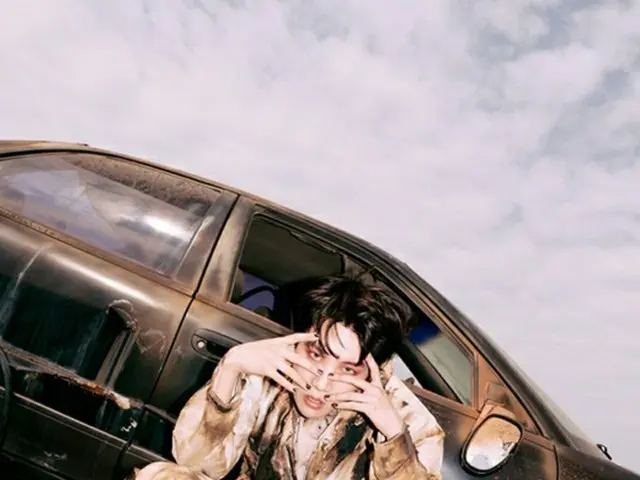 J-HOPE（BTS）、「Arson」追加コンセプトフォト公開、燃えた車に黒く焼けたジャンプスーツ（画像提供:wowkorea）