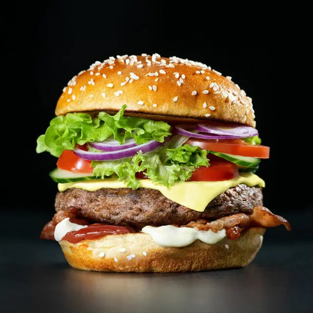 中国・広州市のマクドナルド、床に落ちた「バンズ」をそのまま使用＝中国報道（画像提供:wowkorea）
