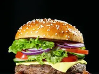 中国・広州市のマクドナルド、床に落ちた「バンズ」をそのまま使用＝中国報道