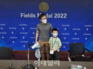 「数学王」の教育法は？ 「毎日息子と数学遊び」とホ・ジュニ教授＝韓国