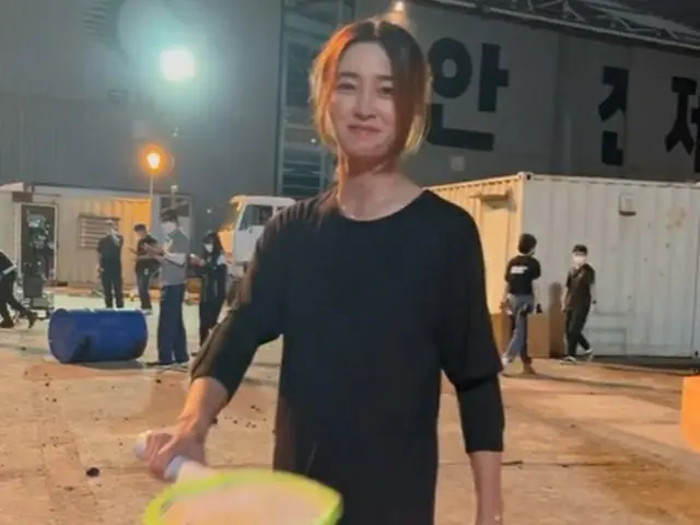 女優イ・ミンジョン、偶然ひっかかった虫に何とも言えない表情…“夜中でもキュートな姿”1（画像提供:wowkorea）