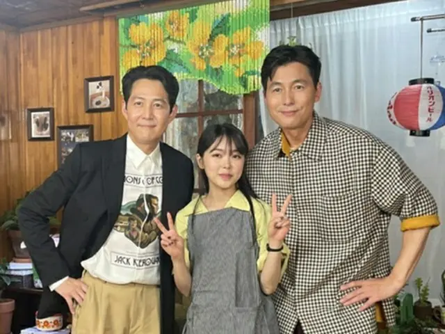 歌手meenoi、大物俳優イ・ジョンジェ＆チョン・ウソンの間で緊張？…「Meenoi’s Yorizori」にゲスト出演（画像提供:wowkorea）