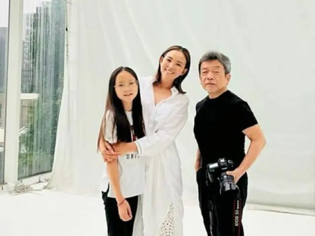 サランちゃん、母のモデルSHIHOと撮影記念ショット…173cmのママを追い越しそうな成長ぶり（画像提供:wowkorea）