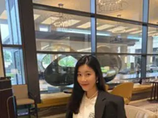 ”新妻”「ダビチ」イ・ヘリ、ブランド品もセンスあるね…「貝焼き」を食べに行くスタイル