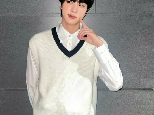 JIN（BTS）、さらに幼くなった？一人だけ時間が戻っているような童顔のビジュアル（画像提供:wowkorea）