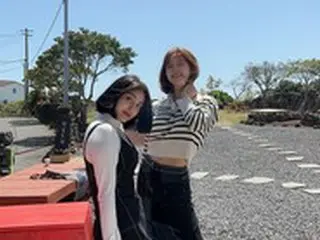 ジヒョ（TWICE）＆キム・セジョン（元gugudan）、人々の視線にも恥ずかしさ無し