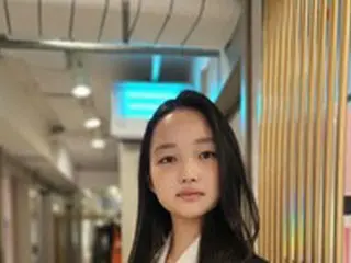 俳優キム・ウビン、再び美談誕生…子役女優チェ・ユリへ携帯電話をプレゼント