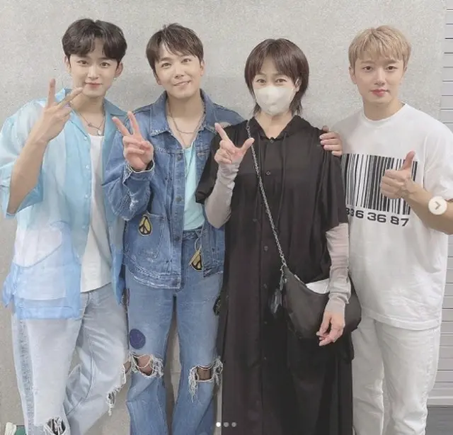 女優の高島礼子が「FTISLAND」の日本で開催されたファンミーティングを訪れ、応援をした（画像提供:wowkorea）