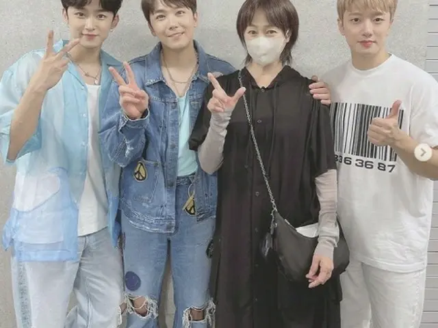 女優の高島礼子が「FTISLAND」の日本で開催されたファンミーティングを訪れ、応援をした（画像提供:wowkorea）