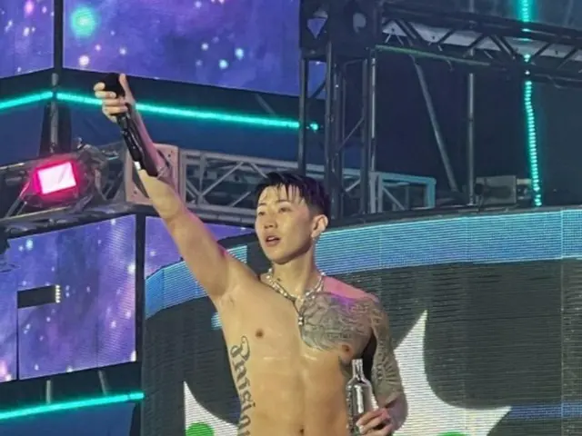 歌手パク・ジェボム、公演中に「曲を止めてください！」…観客を気づかう言葉に”感動”（画像提供:wowkorea）