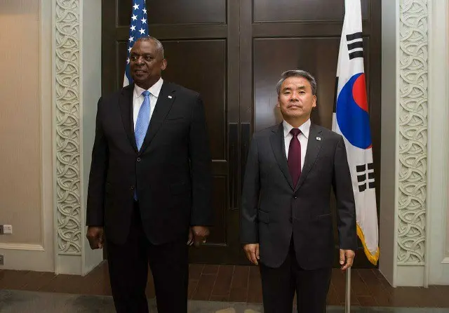 韓国の李鐘燮国防相がことし6月シンガポールで、ロイド・オースティン米国防長官と米韓国防相会談を行なった様子（画像提供:wowkorea）
