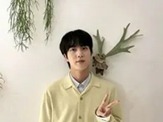 「BTS」JIN、映画「非常宣言」Vサインで応援…VIP試写会ファッションをもう一度