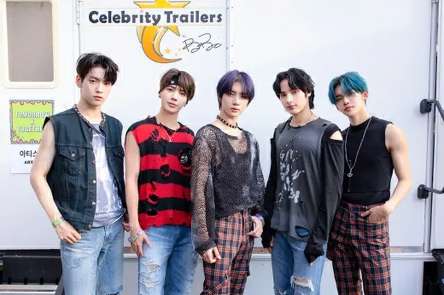 「TOMORROW X TOGETHER」がK-POPグループでは初めて米国の大型音楽フェスティバル「ロラパルーザ」に出演した。（画像提供:wowkorea）